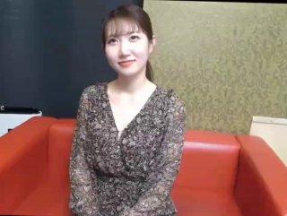【江苏足模辛芷蕾】，还真有几份像，漂亮小姐姐，家中被男友连干两炮，最近颜值较高的主播必看，娇喘高潮精彩